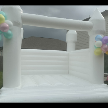 BOUNCE HOUSE